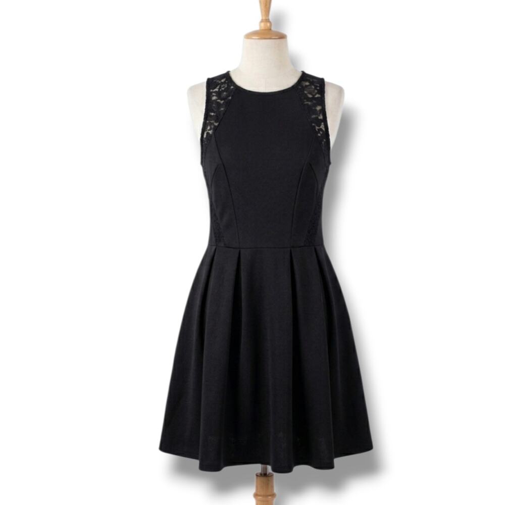 Shop the Trends women's Black Lace Accent Pleated Skater Dress xs